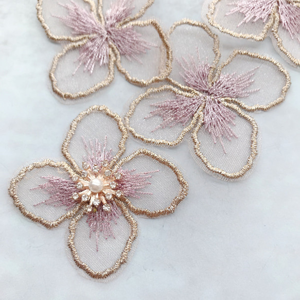 4枚【ef5-1】 刺繍 　フラワーパーツ 花　オーガンジー 1枚目の画像