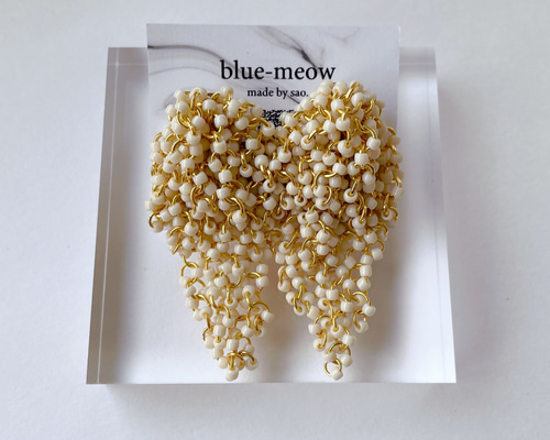 再販＊ B つぶつぶ ビーズ シャワー ピアス イヤリング ／ アイボリー