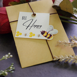 【趣。要快樂呦】禮物標籤 Bee happy 米色紋路厚磅藝術紙 質感小卡 第1張的照片