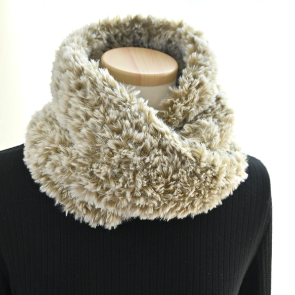 もふもふファー クロス ネックウォーマー ＊ ベージュ ネック