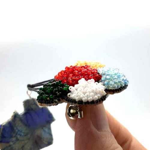 空とぶ家のブローチ *オートクチュールビーズ刺繍 ブローチ 空とぶ家のブローチ *オートクチュールビーズ刺繍 ブローチ