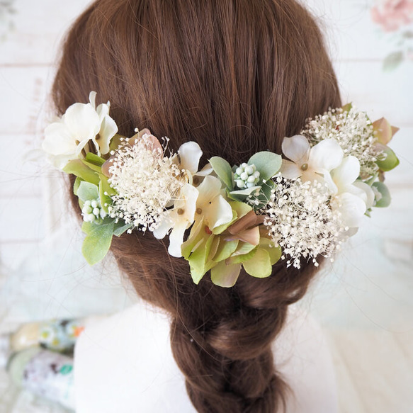 ホワイト＆グリーンのナチュラルウエディング＆あじさい、リーフ  