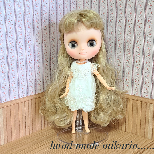 撮影用背景ボード（花柄縦ライン）【ドールハウス】 その他人形