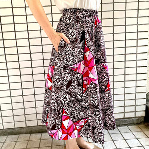アフリカ布 シルエットがきれいな半円形フレアスカート 茶＆ピンクが