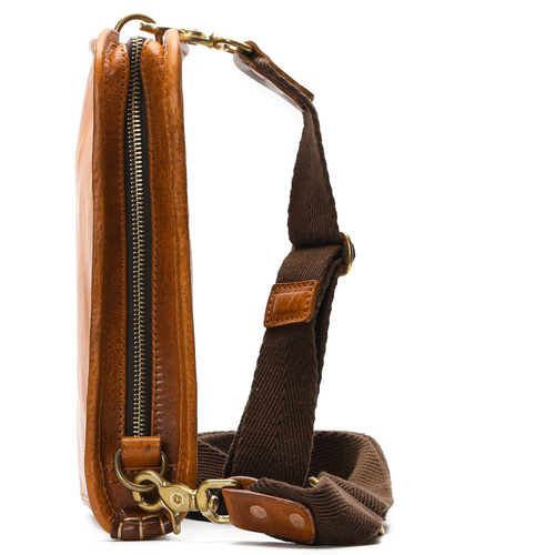 シックな大人のボディバッグ 本革 クラッチバッグ レザーボディー