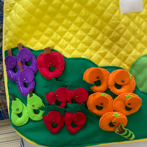 エプロンシアター あおむしさん 生地 ショコラ 通販 14592042｜Creema