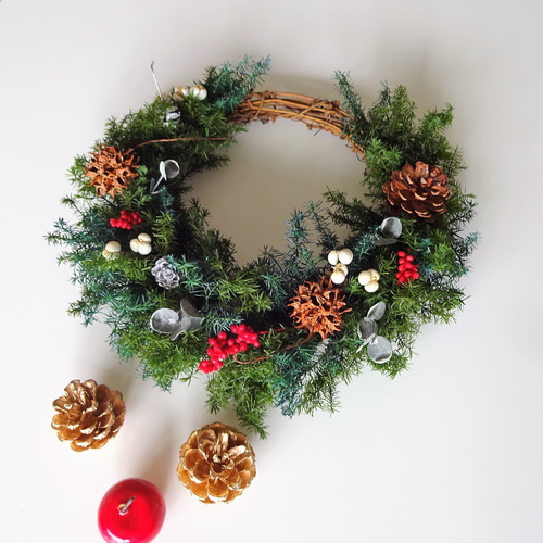 三日月リース⋆☪︎·̩͙‪⋆͛ ベル付き♪̆̈ 1点のみ クレセントリース レッド＆ゴールド 三日月 三日月リース