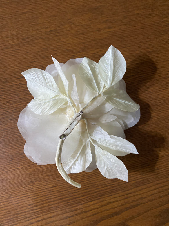 布花　野バラのコサージュ　フォーマル 6枚目の画像