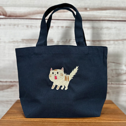 【送料無料】驚き猫ワンポイント刺繍の内ポケット付きキャンバス ミニトートバッグとミニポーチのセット 5枚目の画像
