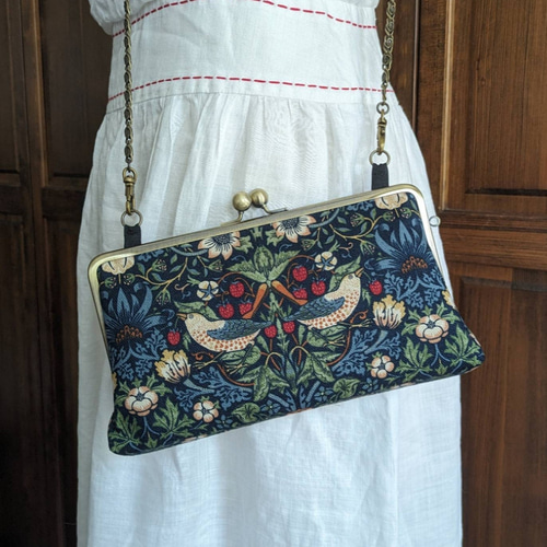 ウィリアムモリス WilliamMorris いちご泥 大容量のがま口長財布