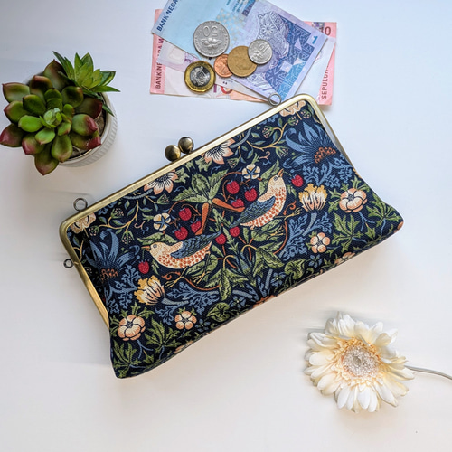 ウィリアムモリス WilliamMorris いちご泥 大容量のがま口長財布