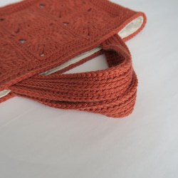 フラワーモチーフのバッグ　テラコッタ　横長　手編み　コットン糸　【受注制作】 4枚目の画像