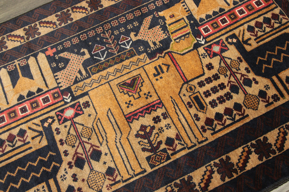 動物モチーフのトライバルラグ　アフガニスタン　部族絨毯　オールド手織り絨毯　ヴィンテージ　86x137cm　＃802 4枚目の画像
