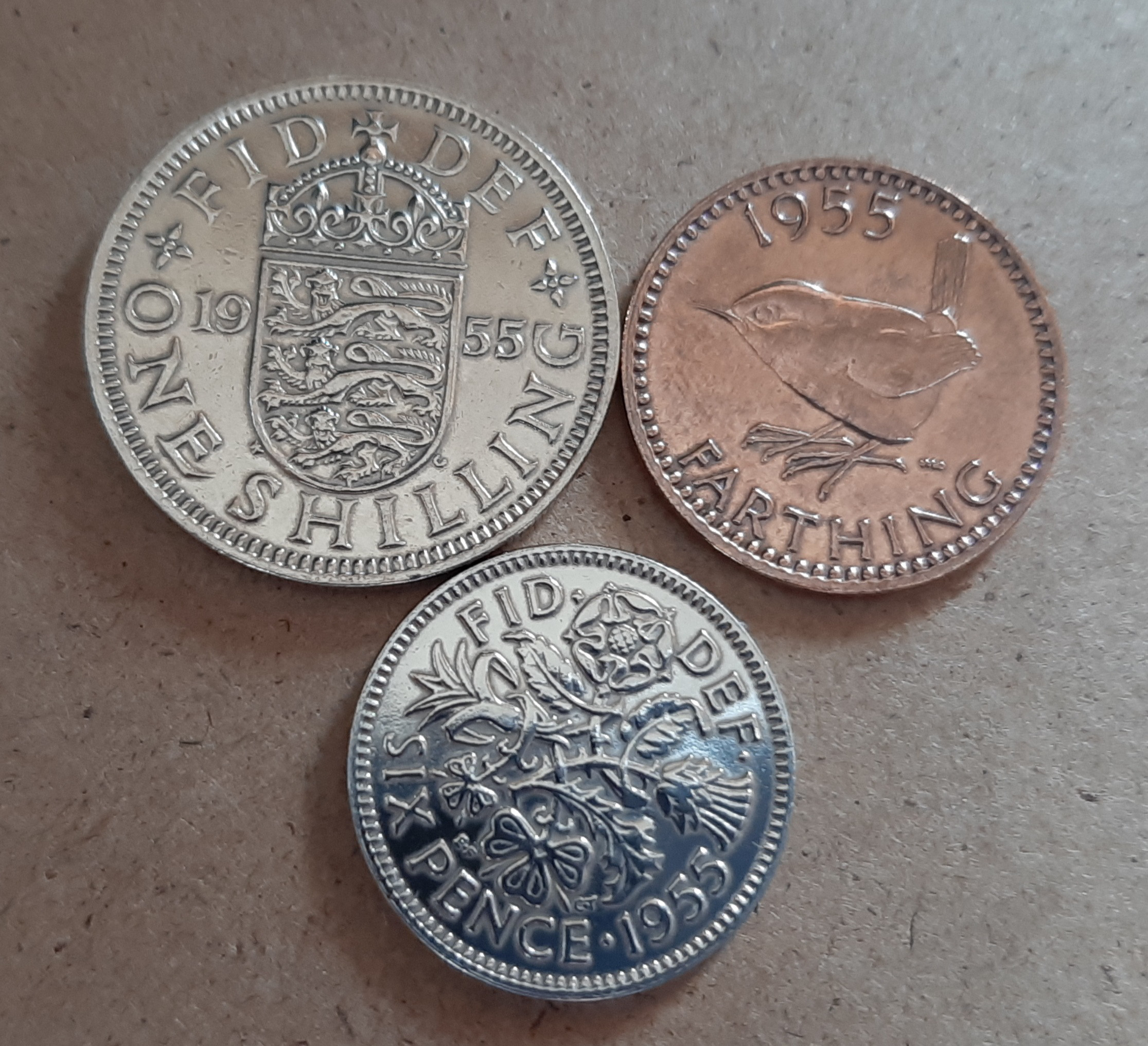 英国アンチークコイン3種類セント 1. ラッキーウェディング幸せの6ペンス 2. 小鳥デザインブロンズファジング その他インテリア雑貨 Daniel  通販 14592915｜Creema(クリーマ)