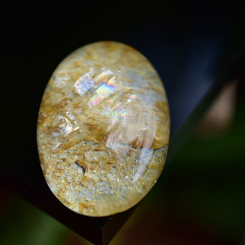 大粒☆虹入り☆クラックガーデンクォーツs543 天然石 Funky garuda