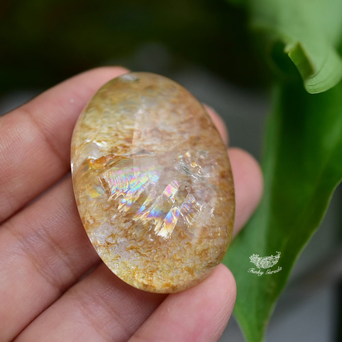 大粒☆虹入り☆クラックガーデンクォーツs543 天然石 Funky garuda