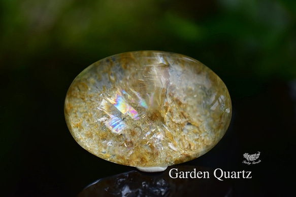 大粒☆虹入り☆クラックガーデンクォーツs543 天然石 Funky garuda