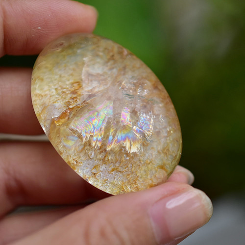 大粒☆虹入り☆クラックガーデンクォーツs543 天然石 Funky garuda
