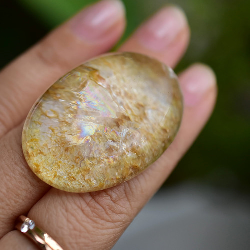 大粒☆虹入り☆クラックガーデンクォーツs543 天然石 Funky garuda