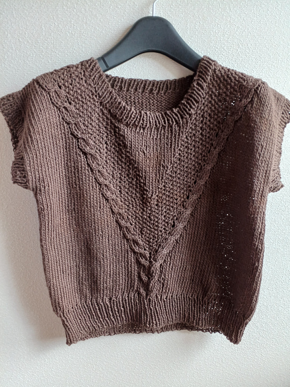 レトロなデザインセーター　ニット　綿麻糸　ノースリーブ　重ね着できる　茶色　手編み　春夏 1枚目の画像