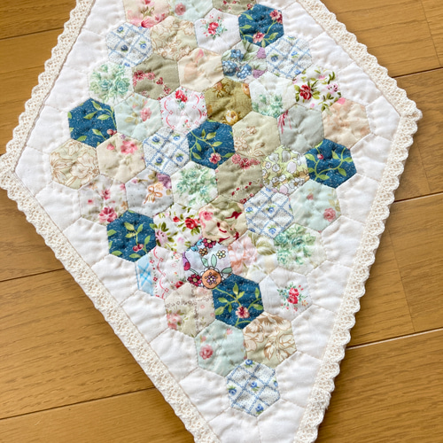 パッチワークキルト ヘキサゴンの菱形キルト タペストリーにも