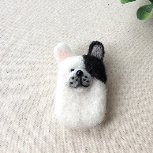 羊毛フェルト刺繍ブローチフレンチブルドックハンドメイド