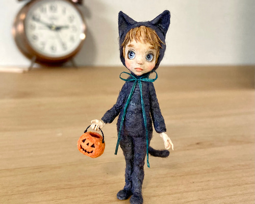 人物とペットのオーダー受付中　女性と黒猫 原画　ミニ絵画　おまけフレーム付き 絵画 額入り 壁掛け F6 千春 しあわせのねこ 複製画 1枚 日本
