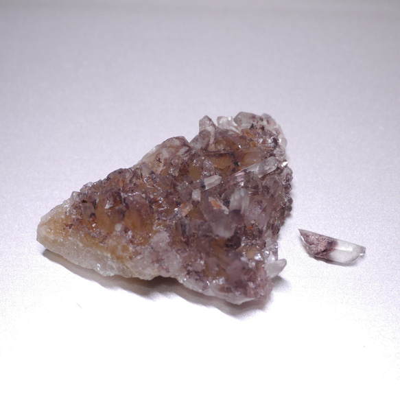 訳ありアウトレット✾天然石レッドファントムクォーツ約44mm(赤幻影水晶)クラスター原石[rphq-220907-03] 2枚目の画像