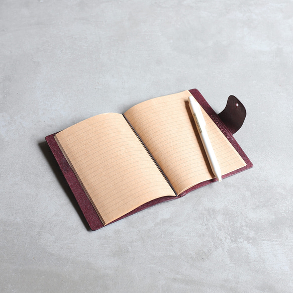 レトロなバーガンディ染めのベジタブルタンニン鞣しのカーフレザー 単行本 交換可能なページ 軽量ノートブック 5枚目の画像