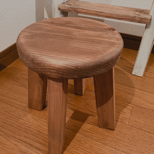 スツール　ハンドメイド ハンドメイド キッズスツール、花台等にいかがでしょうか 椅子