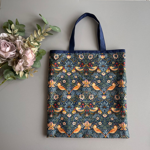 ラスト【ウィリアムモリス いちご泥棒】ポケット沢山バッグ ポーチセット