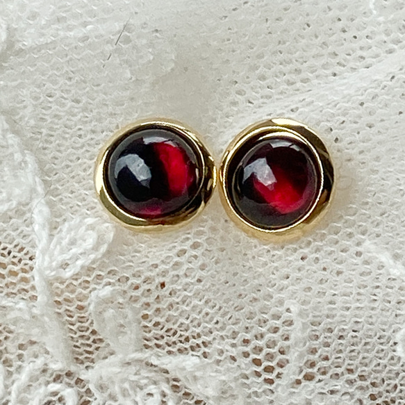 《デイリー素敵に煌めく》天然石の一粒ピアス/イヤリング✳︎ガーネット✳︎1月誕生石 2枚目の画像