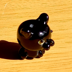 新型です(ω) とんぼ玉の黒猫 D 3枚目の画像