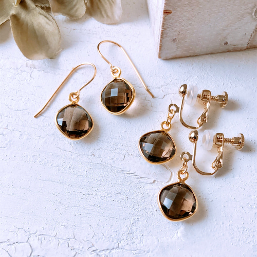 18k スモーキークォーツピアス 18k スモーキークォーツ ピアス | IRIS Gem & Jewellery