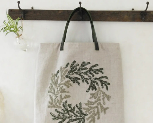 ハンドメイド　刺繍　トートバッグ　リネン 5dc72a26084d25f8645b78b4a5976f