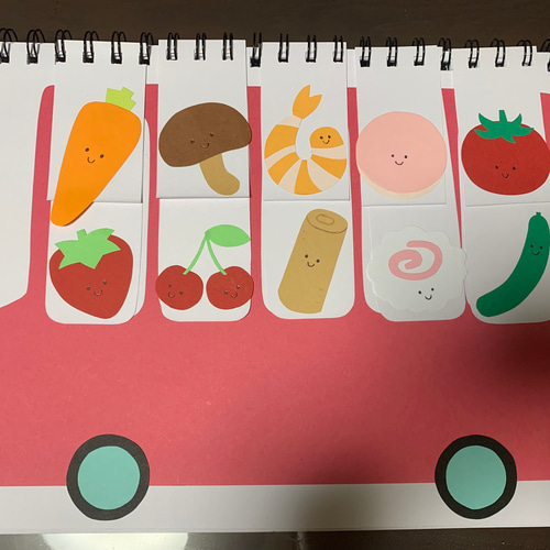 スケッチブックシアター こぶたがみちを おべんとうバス カレー