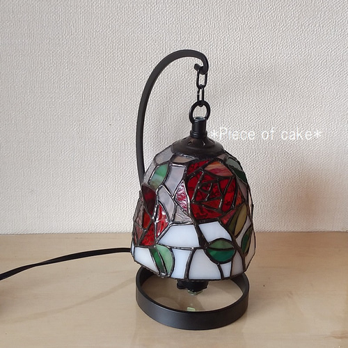 真っ赤な薔薇のステンドグラスランプ バラのステンドグラス ランプ - メルカリ