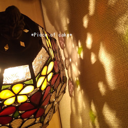 ステンドグラス花模様のランプ（ファンタジーフラワー） (LP-01-6)＜シェイド　レッド　クリーム＞ 16枚目の画像