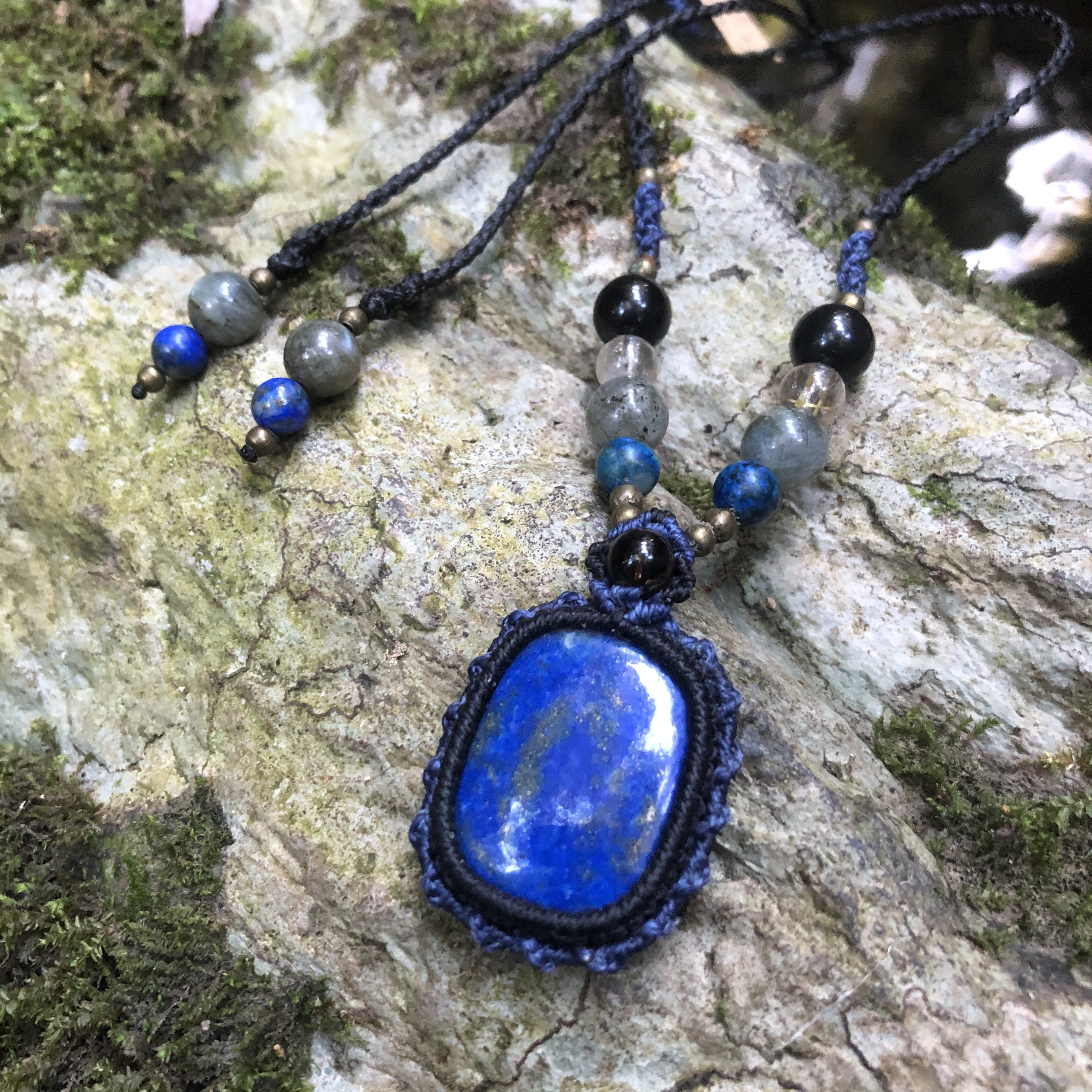 【ラピスラズリ&スモーキークォーツ】マクラメペンダント / ネックレス