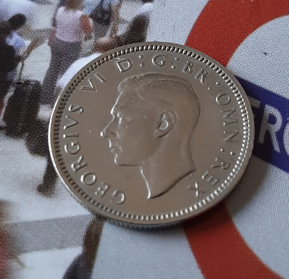 ギターピック　幸せのシックスペンス イギリス  ラッキー6ペンス 英国コイン   美品です 本物 19.5mm 2枚目の画像