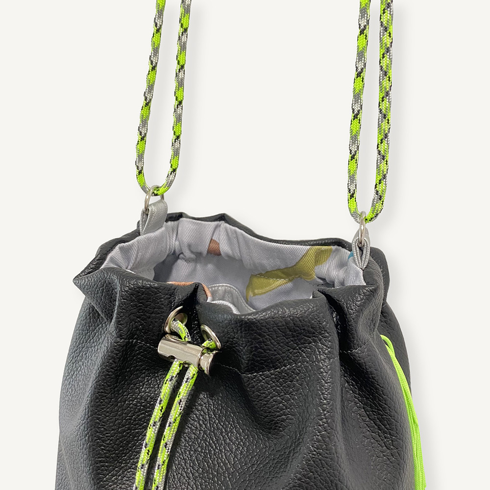 “受注制作”Fringe Kinchaku "Black×Green"