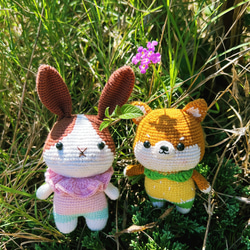 かわいいモモウサギ　兎編みぐるみ　癒し系　楽しい夏モモ変装　ストラップ/バッグチャーム/置物 7枚目の画像