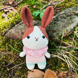 かわいいモモウサギ　兎編みぐるみ　癒し系　楽しい夏モモ変装　ストラップ/バッグチャーム/置物 5枚目の画像