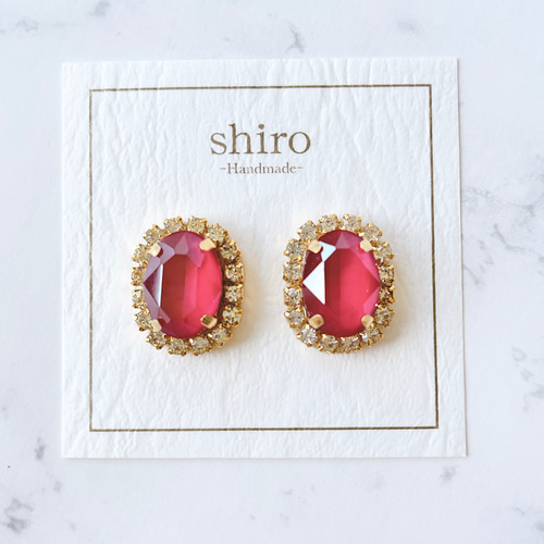 赤いオーバルクリスタルの一粒ビジューピアス/イヤリング イヤリング