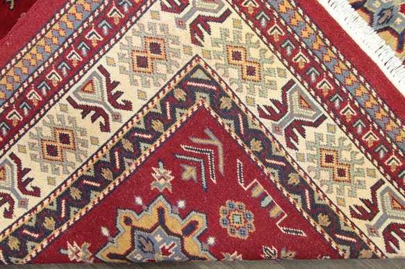 ワケアリ大特価品　カフカーズデザイン パキスタン手織り絨毯　アクセントラグ　137x201cm　＃143 8枚目の画像