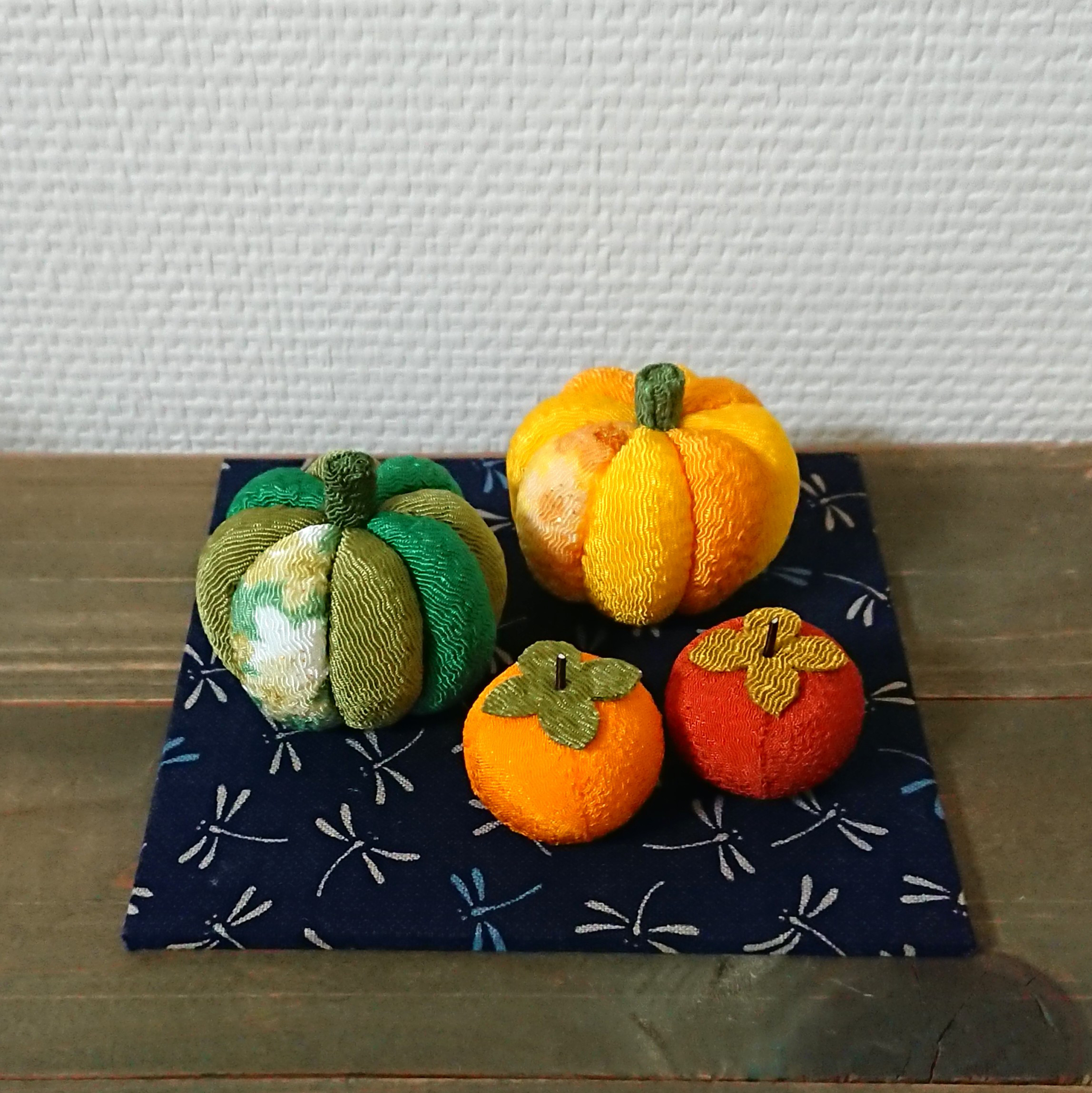 ハンドメイド布細工野菜セットざる付き○柿・茄子・白菜・かぼちゃ