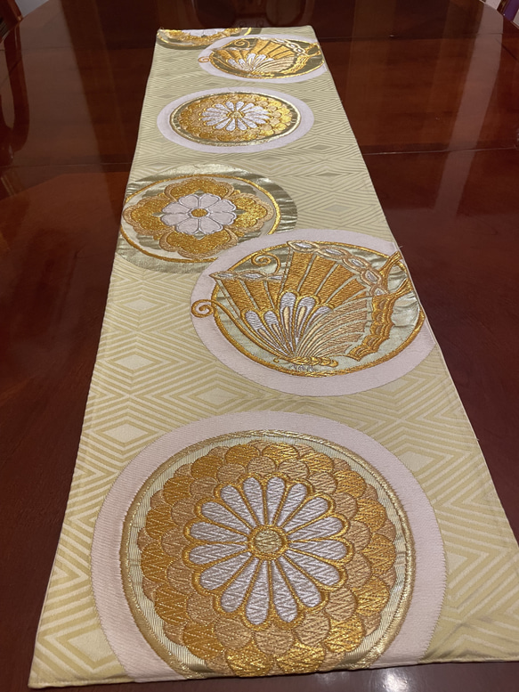 豪華刺繍の袋帯で作った正絹テーブルランナー1653 6枚目の画像