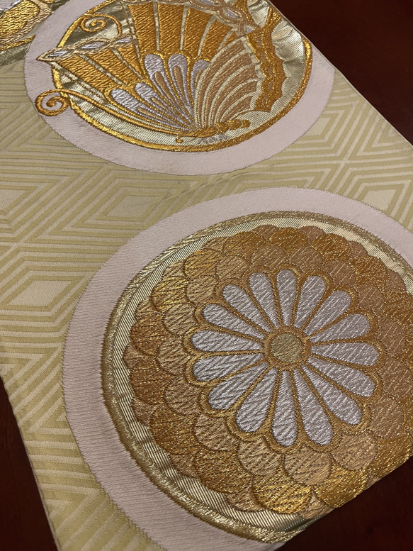 豪華刺繍の袋帯で作った正絹テーブルランナー1653 3枚目の画像