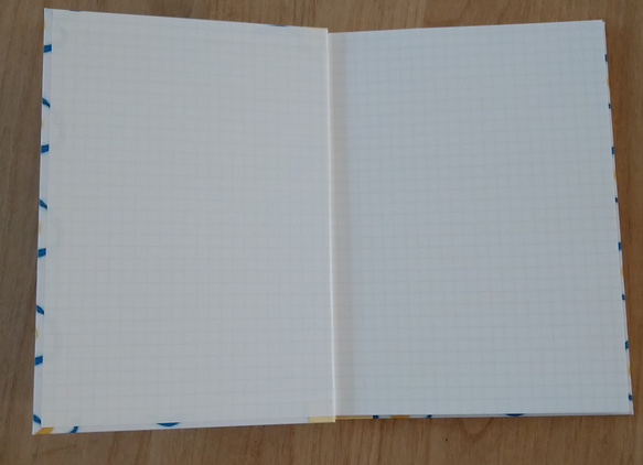 ハードカバー手作りノート　目玉焼き　（無地、５ミリ方眼） 2枚目の画像
