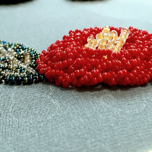琳派 椿のブローチ(陣屋の椿) ＊オートクチュールビーズ刺繍 ブローチ 